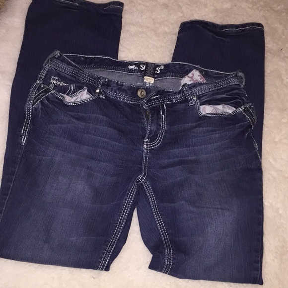 Short and sexy series jeans size 11 - Picture 2 of 3